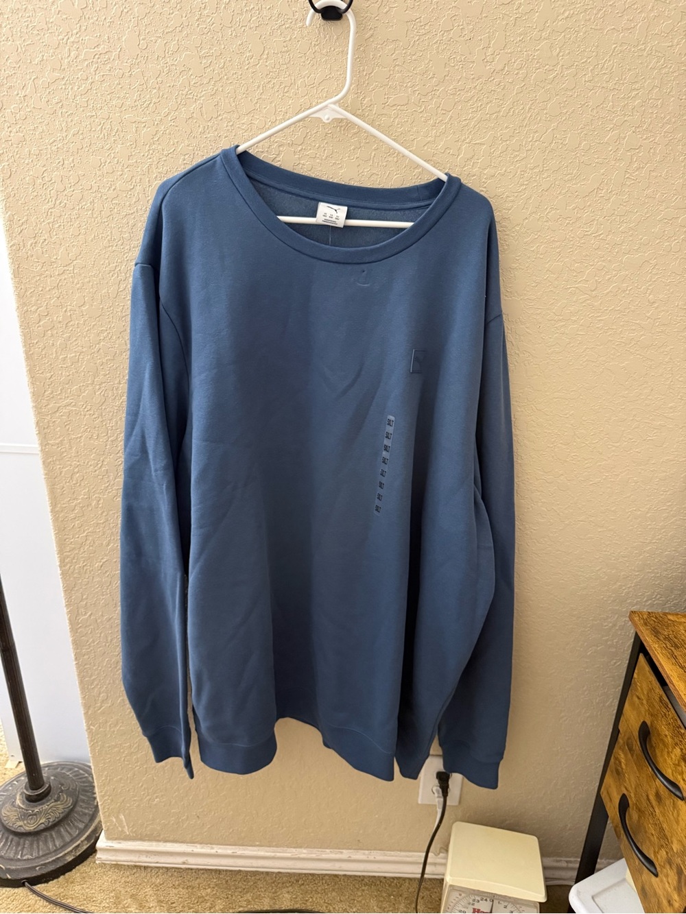Men’s Big & Tall blue Puma pullover sweatshirt